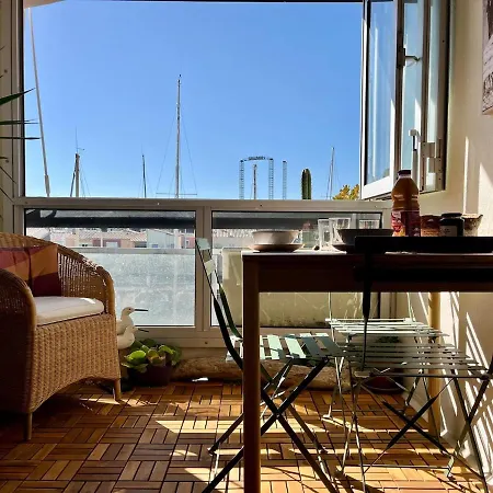 Апартаменти Douceur Du Cap Vue Port Marinas, Parking